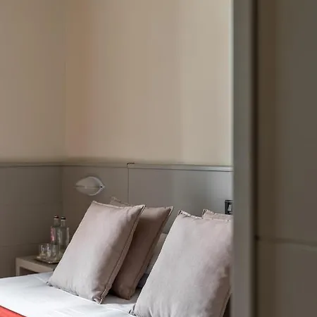 Milano 4*