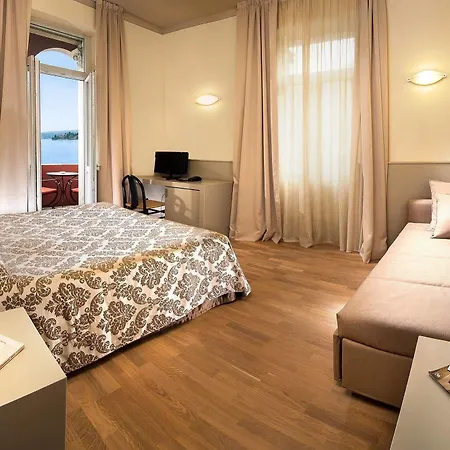 Hotel Milano 4*